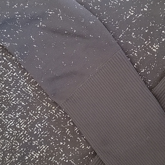 Lululemon semi-crop black half zip herringbone size 6 - Picture 3 of 6